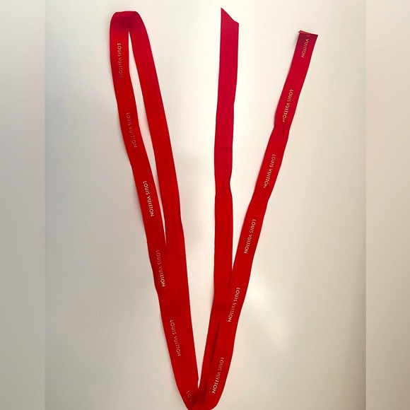 LOUIS VUITTON Red Ribbon - Picture 3 of 5